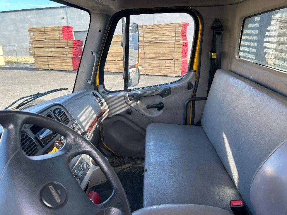 Flatbed Truck-Light and Medium Duty Trucks-Freightliner-2019-M2-Fontana-CA-117,600\n\t\tmiles-$ 53,250 - Image 17