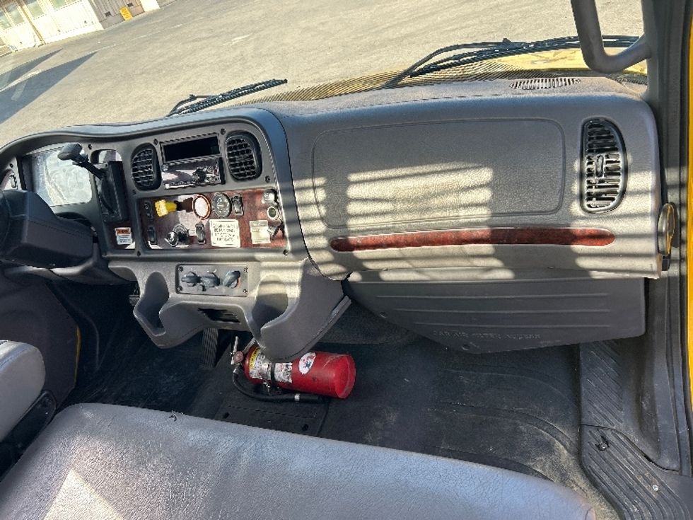 Flatbed Truck-Light and Medium Duty Trucks-Freightliner-2019-M2-Fontana-CA-117,600\n\t\tmiles-$ 53,250 - Image 19