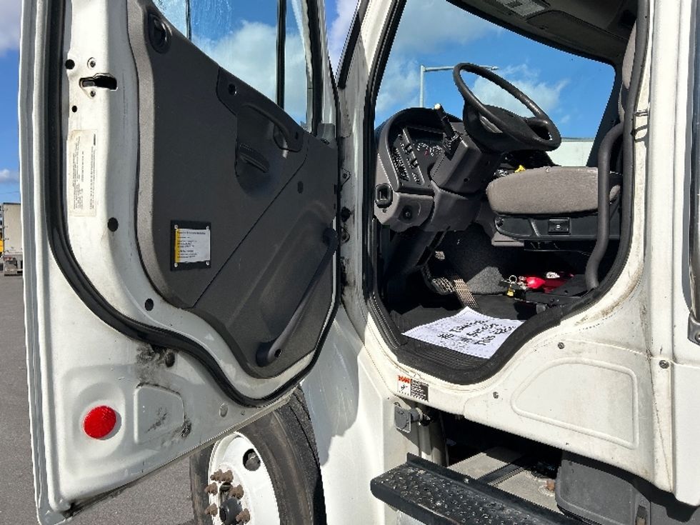 Flatbed Truck-Light and Medium Duty Trucks-Freightliner-2019-M2-Fontana-CA-129,050\n\t\tmiles-$ 71,750 - Image 12