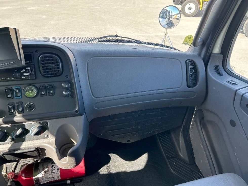 Flatbed Truck-Light and Medium Duty Trucks-Freightliner-2019-M2-Fontana-CA-129,050\n\t\tmiles-$ 71,750 - Image 17