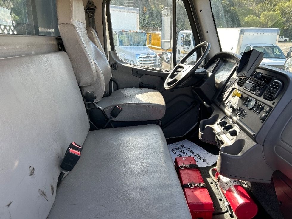 Flatbed Truck-Light and Medium Duty Trucks-Freightliner-2019-M2-Fontana-CA-129,050\n\t\tmiles-$ 71,750 - Image 18