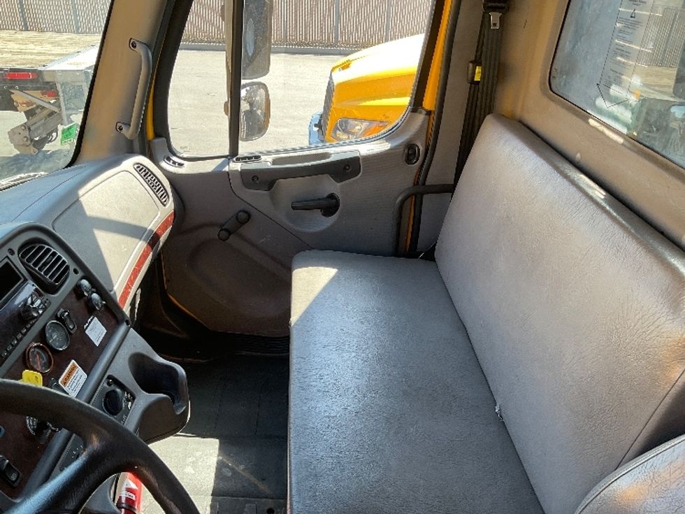 Flatbed Truck-Light and Medium Duty Trucks-Freightliner-2019-M2-Fontana-CA-129,412\n\t\tmiles-$ 58,000 - Image 19