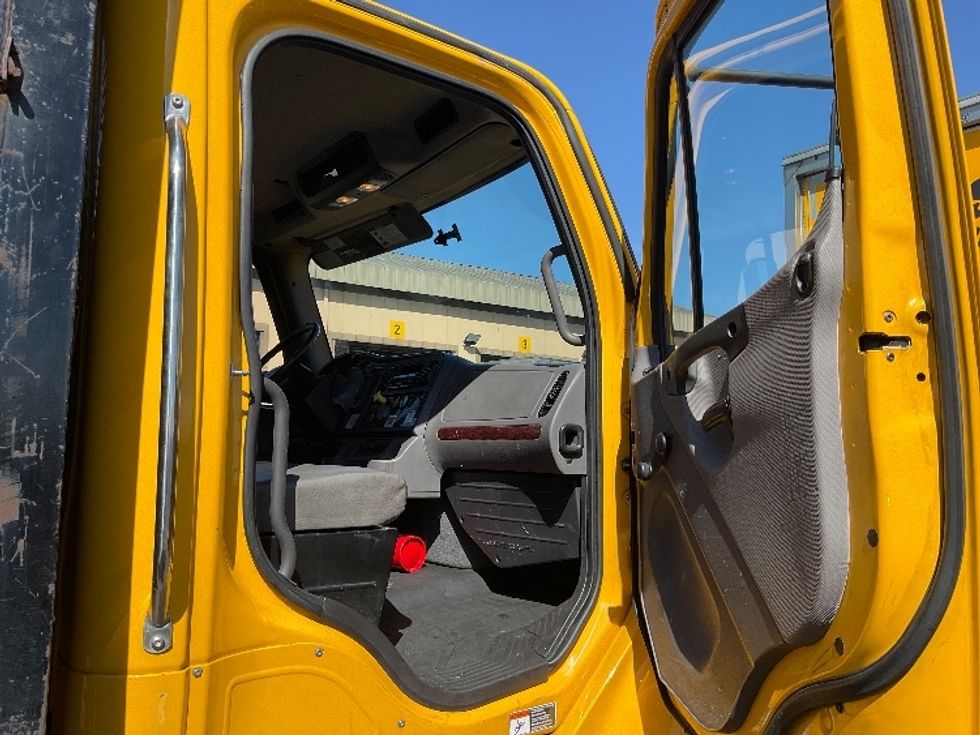 Flatbed Truck-Light and Medium Duty Trucks-Freightliner-2019-M2-Fontana-CA-129,412\n\t\tmiles-$ 58,000 - Image 20