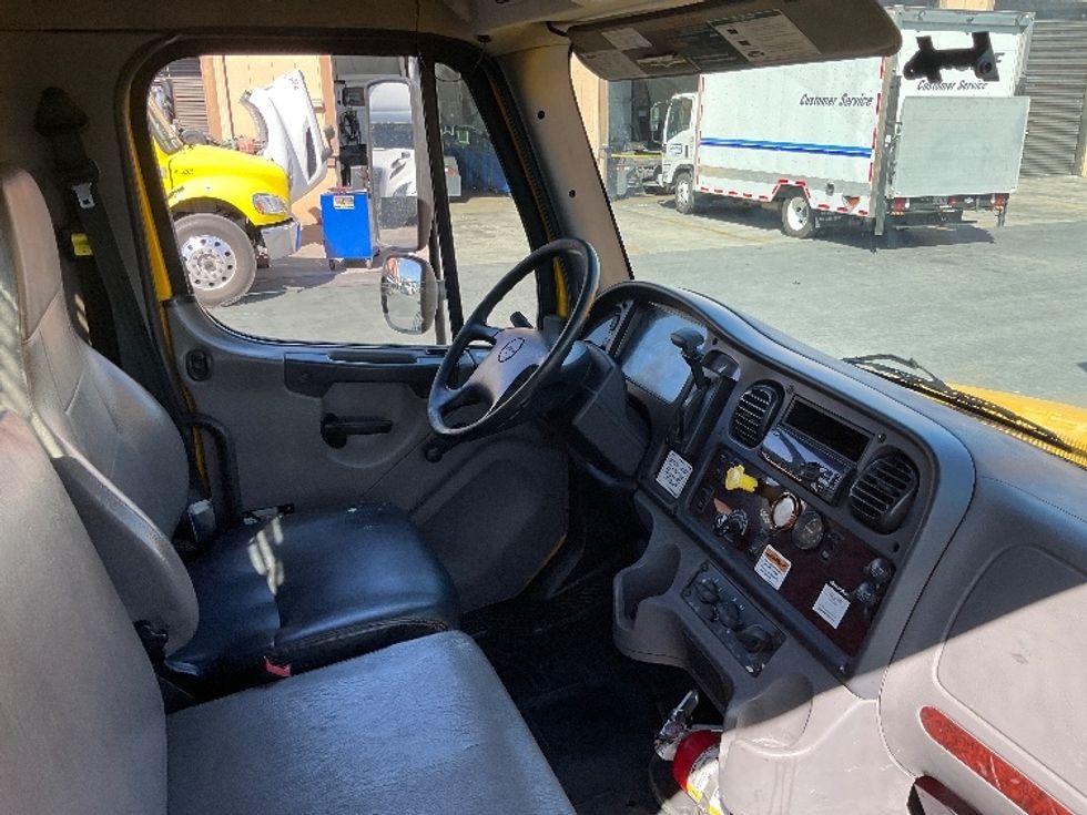 Flatbed Truck-Light and Medium Duty Trucks-Freightliner-2019-M2-Fontana-CA-129,412\n\t\tmiles-$ 58,000 - Image 22