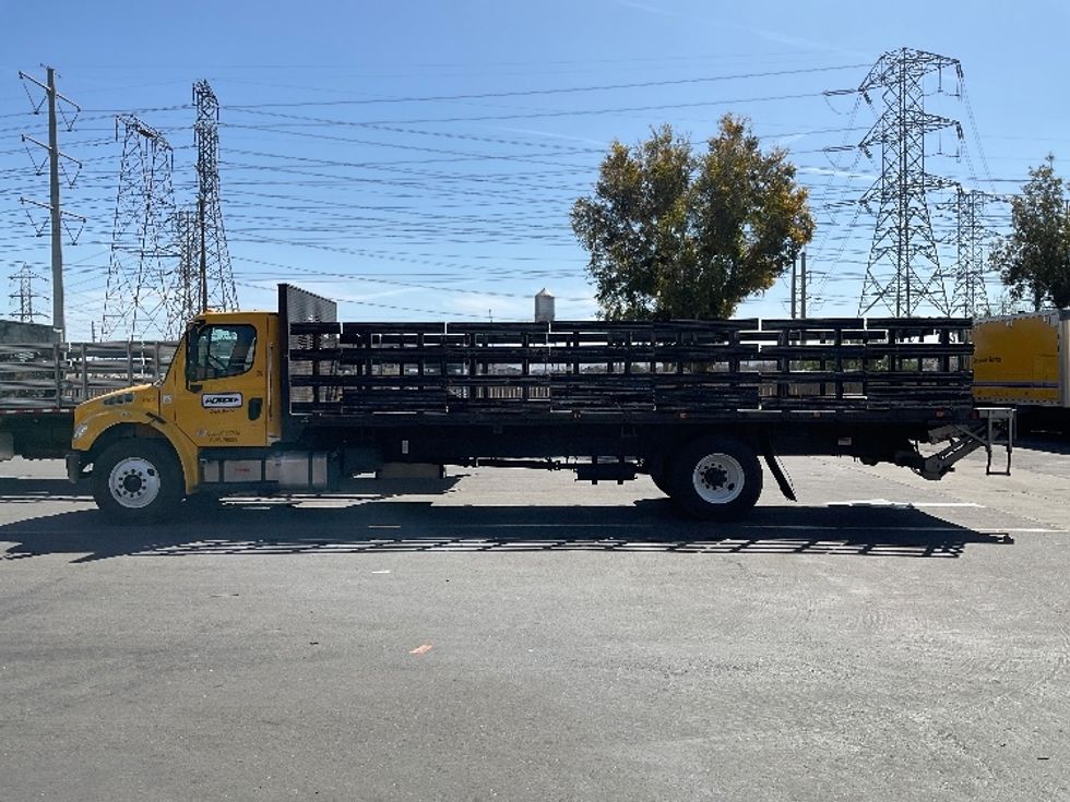 Flatbed Truck-Light and Medium Duty Trucks-Freightliner-2019-M2-Fontana-CA-129,412\n\t\tmiles-$ 58,000 - Image 4