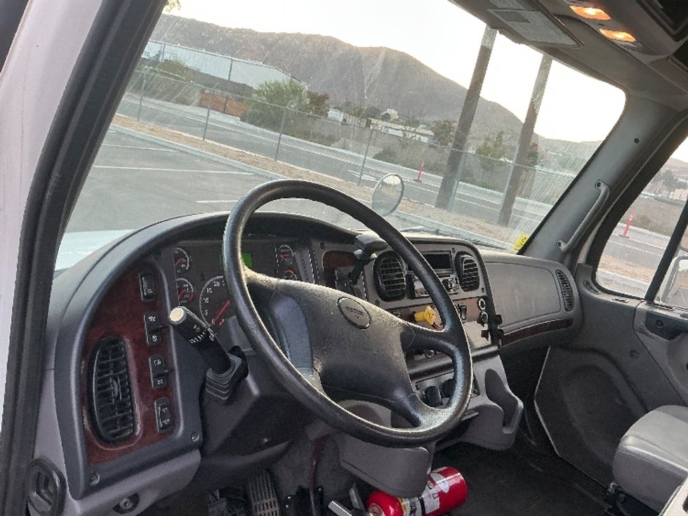 Flatbed Truck-Light and Medium Duty Trucks-Freightliner-2019-M2-Fontana-CA-130,955\n\t\tmiles-$ 54,250 - Image 17