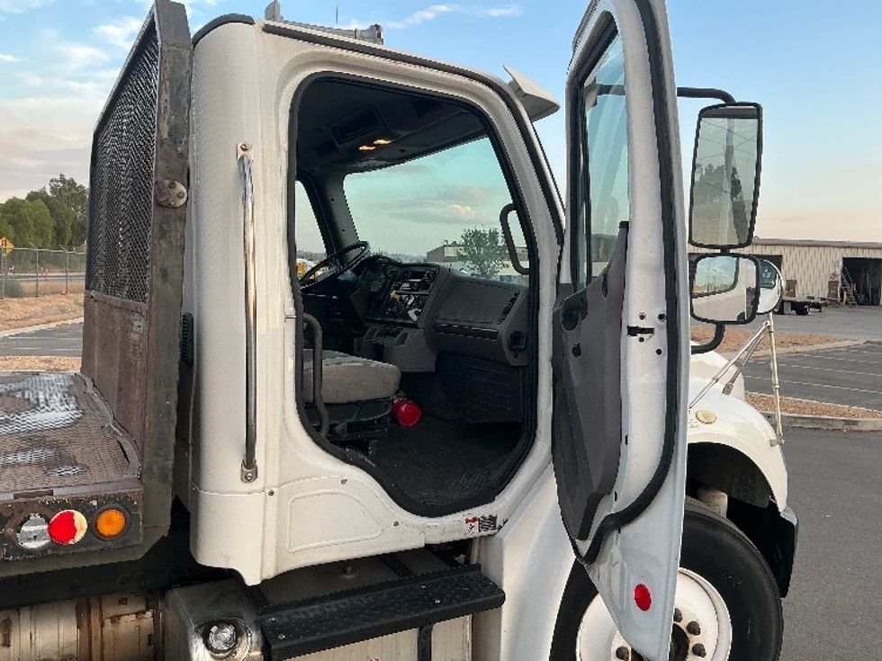 Flatbed Truck-Light and Medium Duty Trucks-Freightliner-2019-M2-Fontana-CA-130,955\n\t\tmiles-$ 54,250 - Image 20