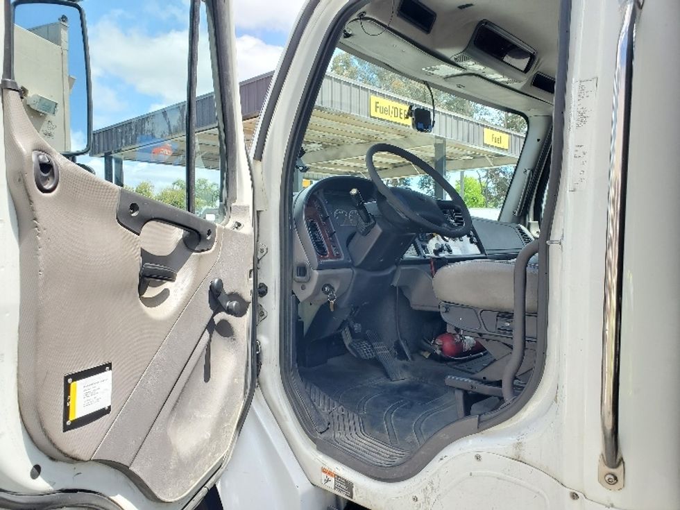 Flatbed Truck-Light and Medium Duty Trucks-Freightliner-2019-M2-Fontana-CA-135,313\n\t\tmiles-$ 60,000 - Image 15