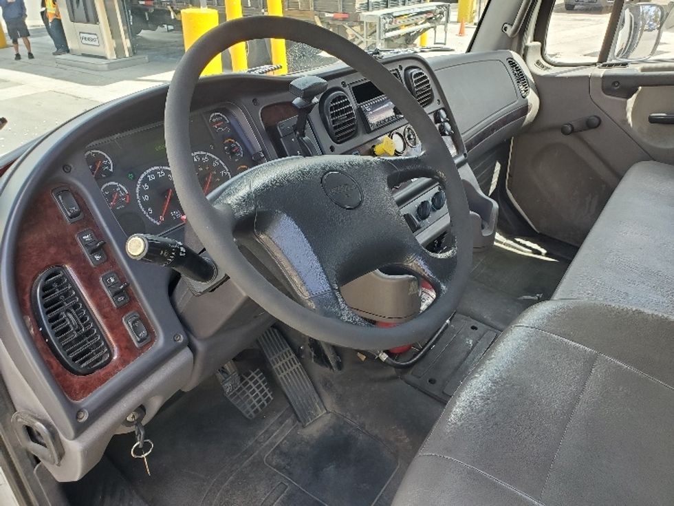 Flatbed Truck-Light and Medium Duty Trucks-Freightliner-2019-M2-Fontana-CA-135,313\n\t\tmiles-$ 60,000 - Image 16