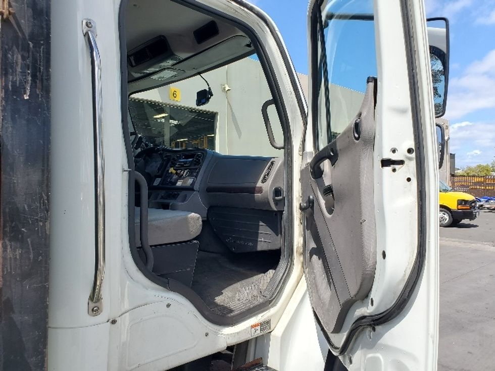 Flatbed Truck-Light and Medium Duty Trucks-Freightliner-2019-M2-Fontana-CA-135,313\n\t\tmiles-$ 60,000 - Image 19