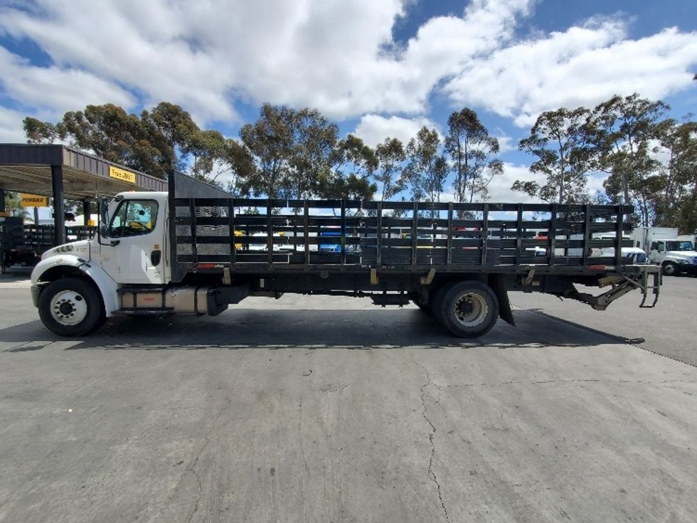 Flatbed Truck-Light and Medium Duty Trucks-Freightliner-2019-M2-Fontana-CA-135,313\n\t\tmiles-$ 60,000 - Image 4