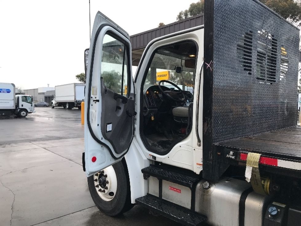 Flatbed Truck-Light and Medium Duty Trucks-Freightliner-2019-M2-Fontana-CA-137,638\n\t\tmiles-$ 58,000 - Image 14