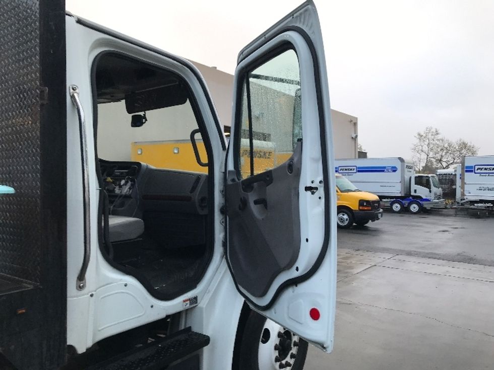 Flatbed Truck-Light and Medium Duty Trucks-Freightliner-2019-M2-Fontana-CA-137,638\n\t\tmiles-$ 58,000 - Image 18