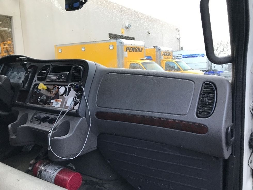 Flatbed Truck-Light and Medium Duty Trucks-Freightliner-2019-M2-Fontana-CA-137,638\n\t\tmiles-$ 58,000 - Image 19