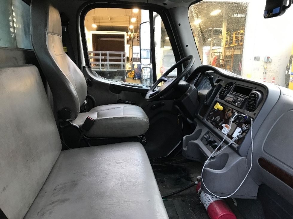 Flatbed Truck-Light and Medium Duty Trucks-Freightliner-2019-M2-Fontana-CA-137,638\n\t\tmiles-$ 58,000 - Image 20