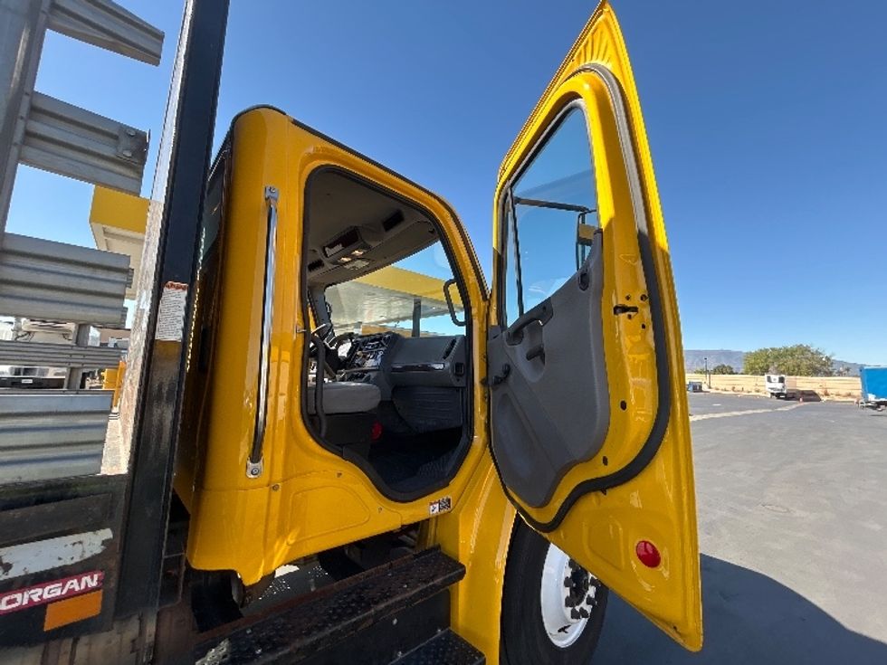Flatbed Truck-Light and Medium Duty Trucks-Freightliner-2019-M2-Fontana-CA-138,644\n\t\tmiles-$ 57,250 - Image 20