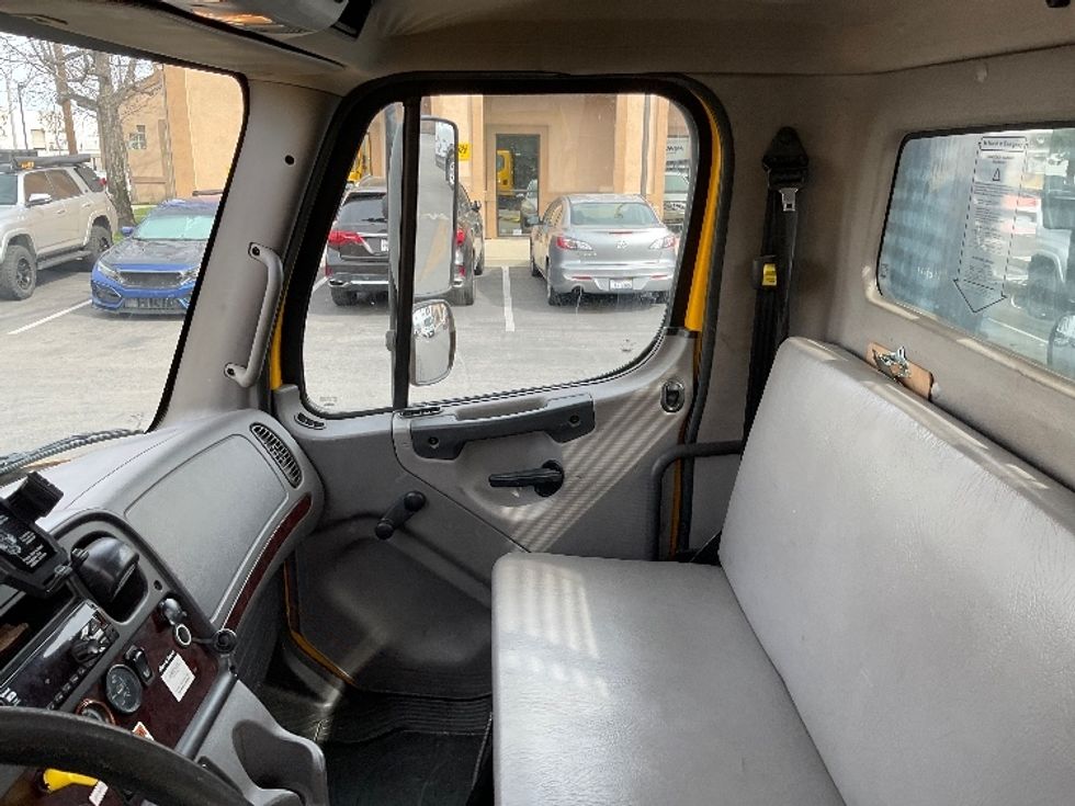 Flatbed Truck-Light and Medium Duty Trucks-Freightliner-2019-M2-Fontana-CA-166,478\n\t\tmiles-$ 53,250 - Image 19