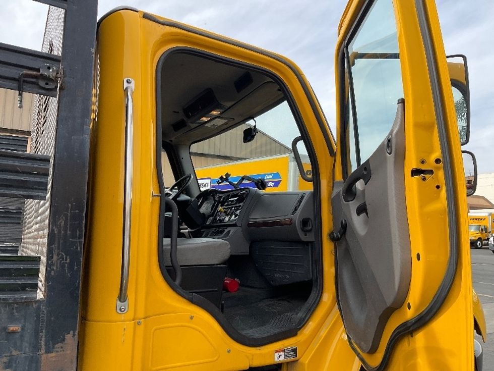Flatbed Truck-Light and Medium Duty Trucks-Freightliner-2019-M2-Fontana-CA-166,478\n\t\tmiles-$ 53,250 - Image 20