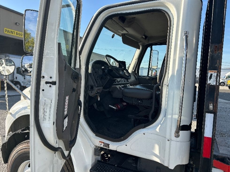 Flatbed Truck-Light and Medium Duty Trucks-Freightliner-2019-M2-Fontana-CA-181,130\n\t\tmiles-$ 69,500 - Image 12