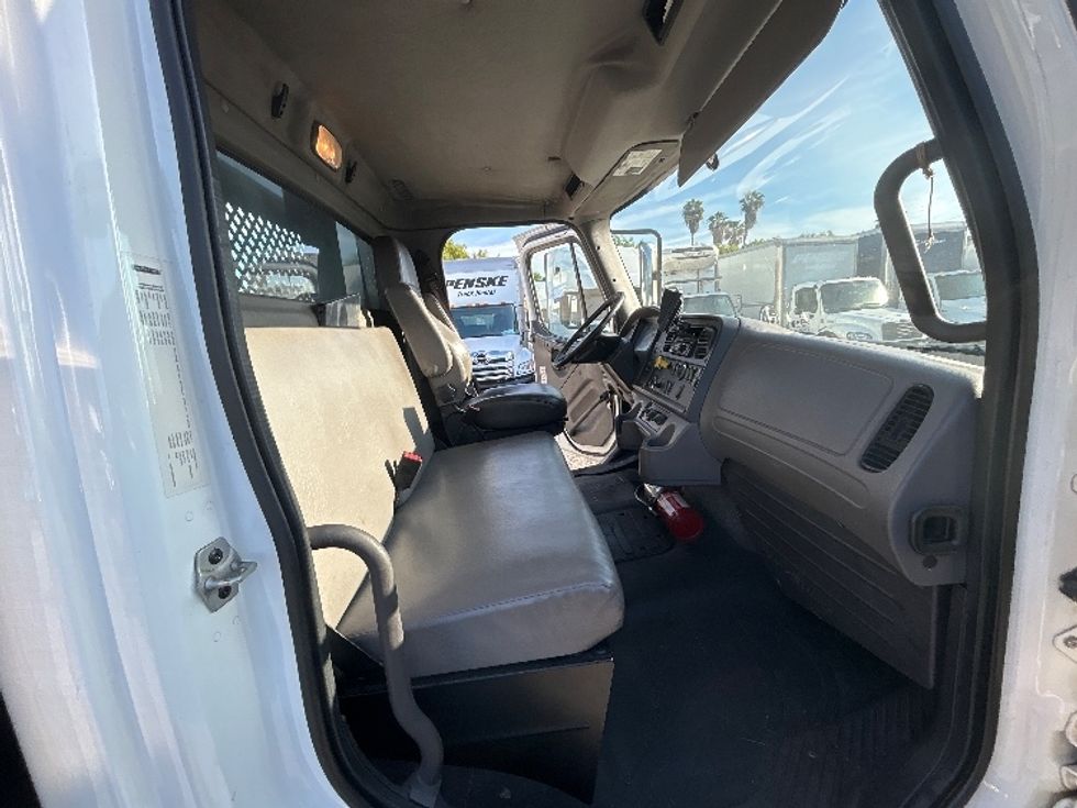 Flatbed Truck-Light and Medium Duty Trucks-Freightliner-2019-M2-Fontana-CA-181,130\n\t\tmiles-$ 69,500 - Image 19