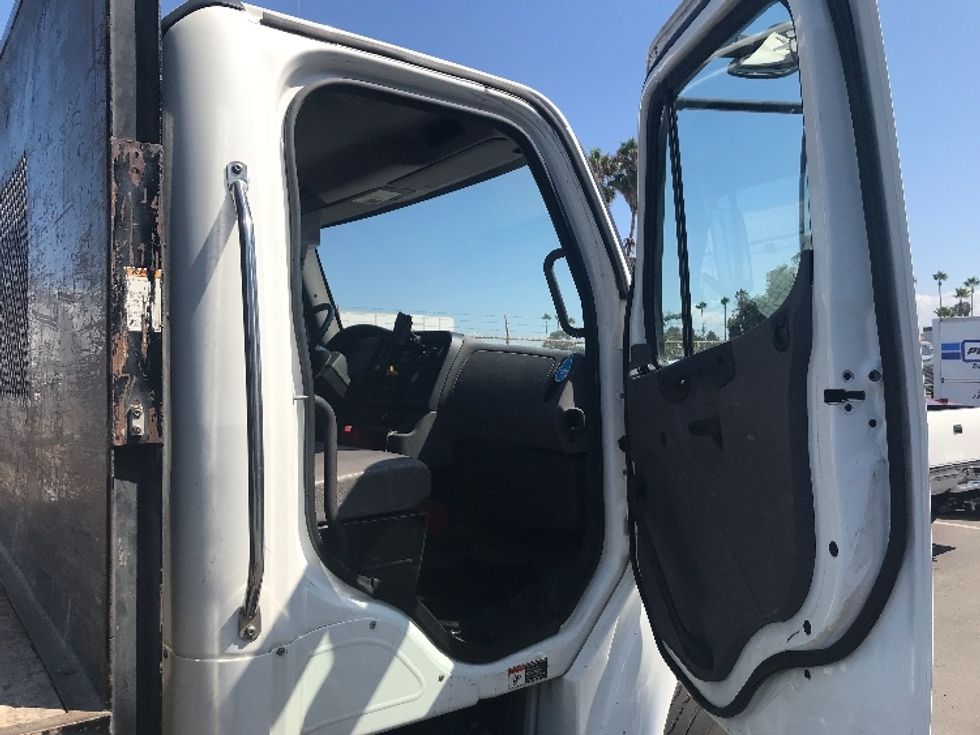 Flatbed Truck-Light and Medium Duty Trucks-Freightliner-2019-M2-Fontana-CA-183,385\n\t\tmiles-$ 69,500 - Image 20