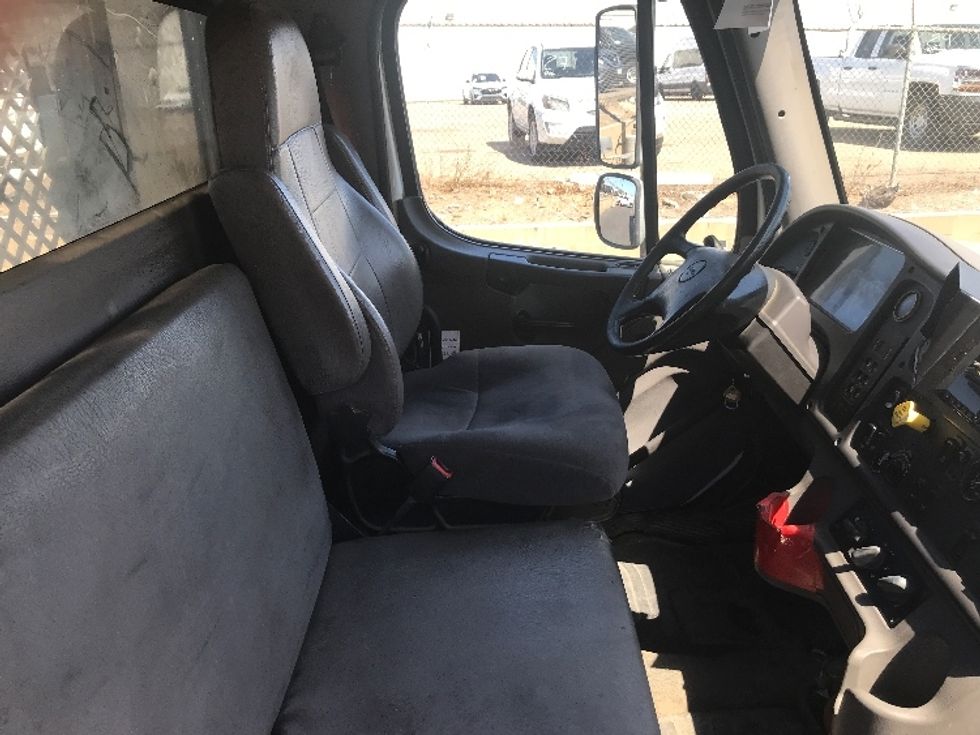 Flatbed Truck-Light and Medium Duty Trucks-Freightliner-2019-M2-Fontana-CA-183,385\n\t\tmiles-$ 69,500 - Image 22