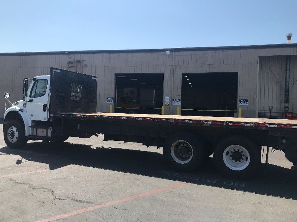 Flatbed Truck-Light and Medium Duty Trucks-Freightliner-2019-M2-Fontana-CA-183,385\n\t\tmiles-$ 69,500 - Image 4