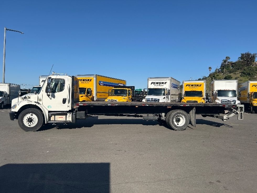 Flatbed Truck-Light and Medium Duty Trucks-Freightliner-2019-M2-Fontana-CA-188,336\n\t\tmiles-$ 46,500 - Image 4
