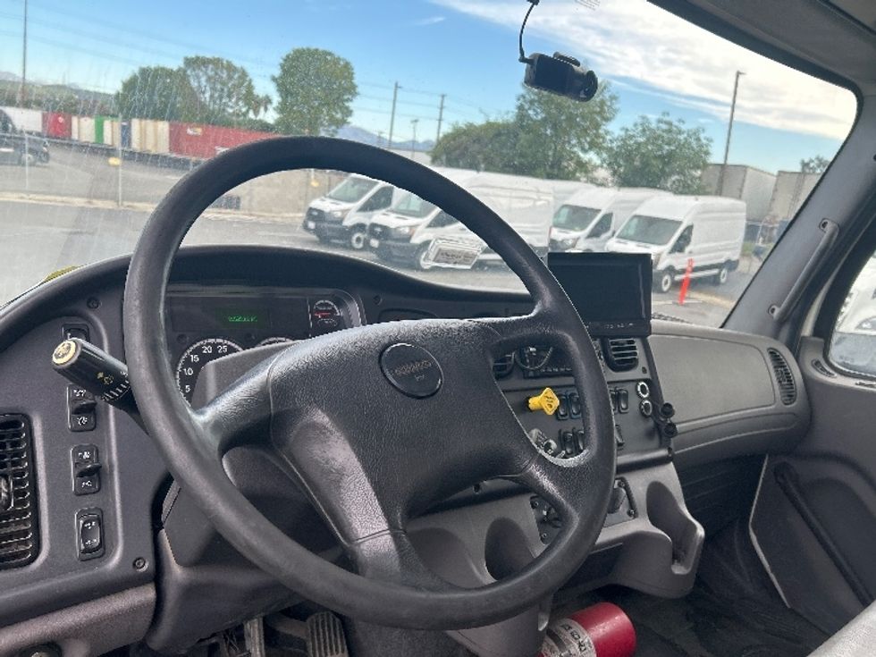 Flatbed Truck-Light and Medium Duty Trucks-Freightliner-2019-M2-Fontana-CA-215,950\n\t\tmiles-$ 59,500 - Image 17