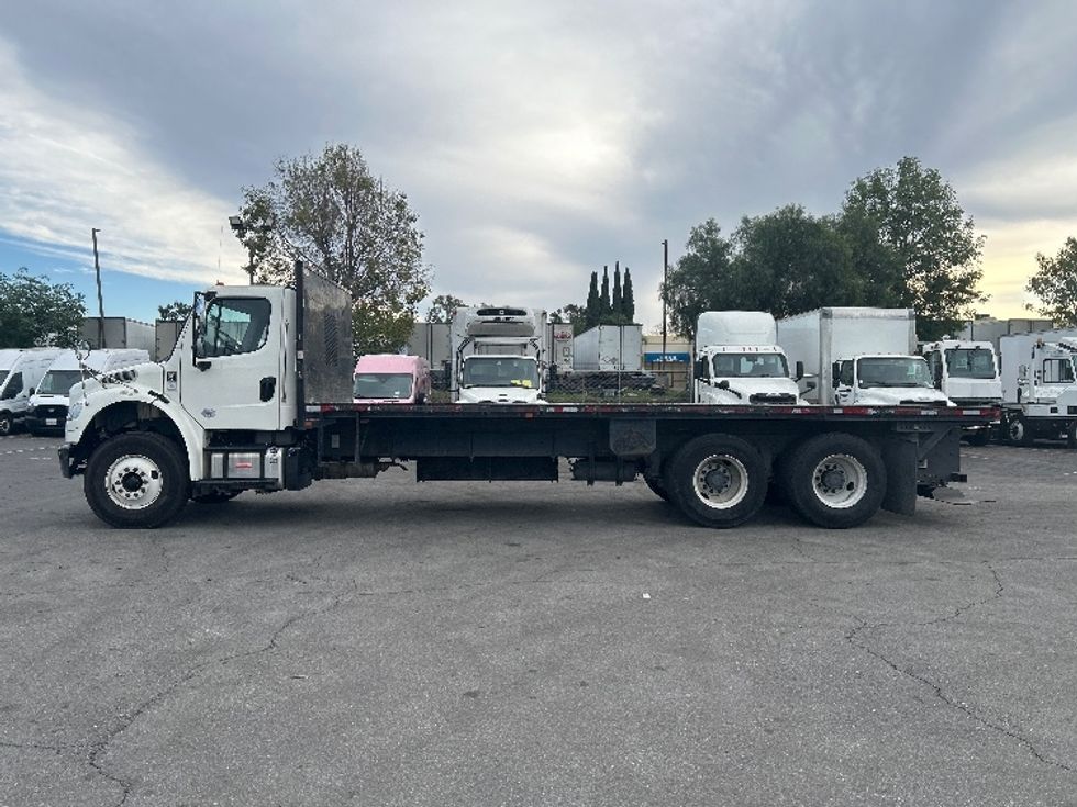 Flatbed Truck-Light and Medium Duty Trucks-Freightliner-2019-M2-Fontana-CA-215,950\n\t\tmiles-$ 59,500 - Image 4