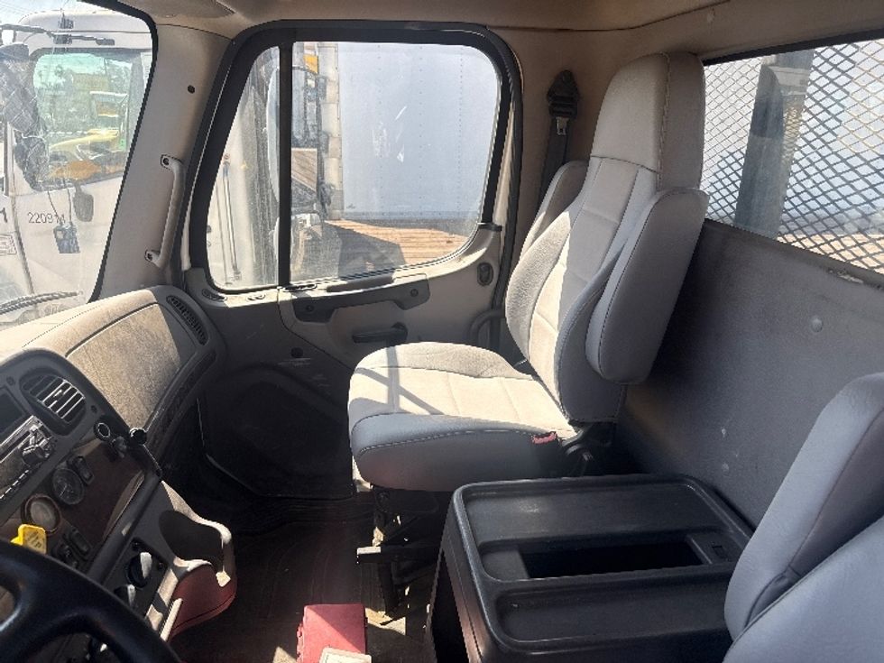 Flatbed Truck-Light and Medium Duty Trucks-Freightliner-2019-M2-Fontana-CA-98,901\n\t\tmiles-$ 56,750 - Image 19