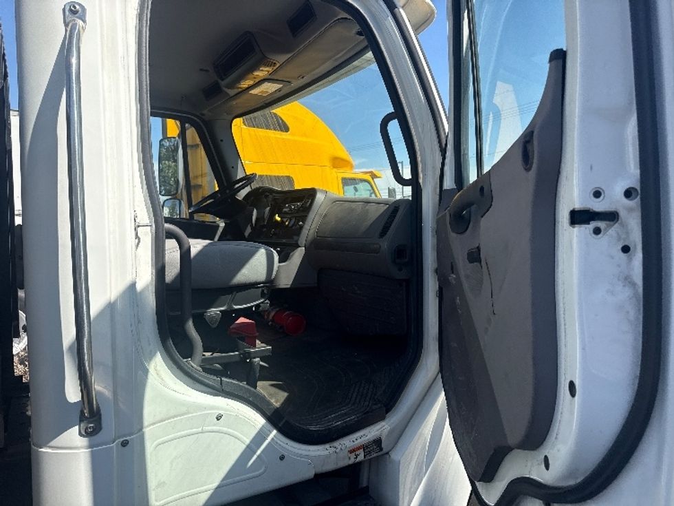 Flatbed Truck-Light and Medium Duty Trucks-Freightliner-2019-M2-Fontana-CA-98,901\n\t\tmiles-$ 56,750 - Image 20