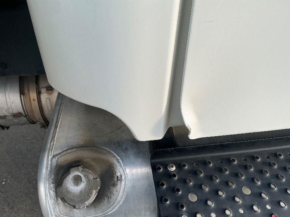 Flatbed Truck-Light and Medium Duty Trucks-Freightliner-2019-M2-Fontana-CA-98,901\n\t\tmiles-$ 56,750 - Image 28