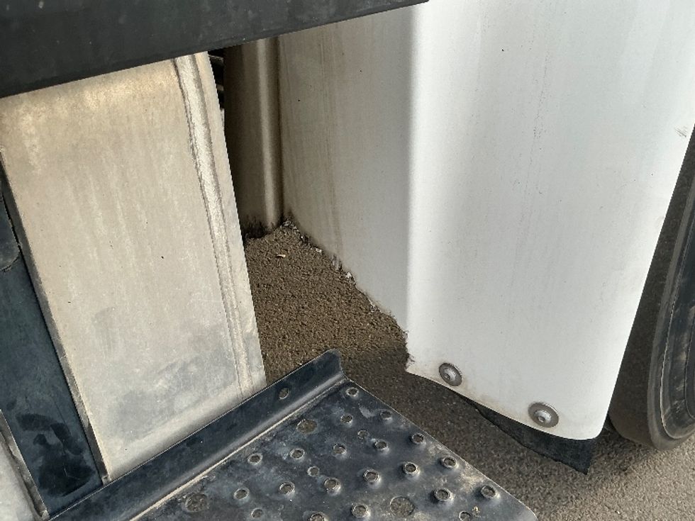 Flatbed Truck-Light and Medium Duty Trucks-Freightliner-2019-M2-Fontana-CA-98,901\n\t\tmiles-$ 56,750 - Image 29