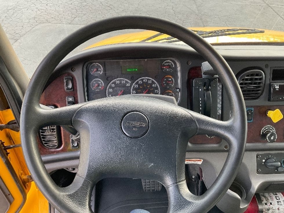 Flatbed Truck-Light and Medium Duty Trucks-Freightliner-2019-M2-Fresno-CA-122,012\n\t\tmiles-$ 44,250 - Image 14