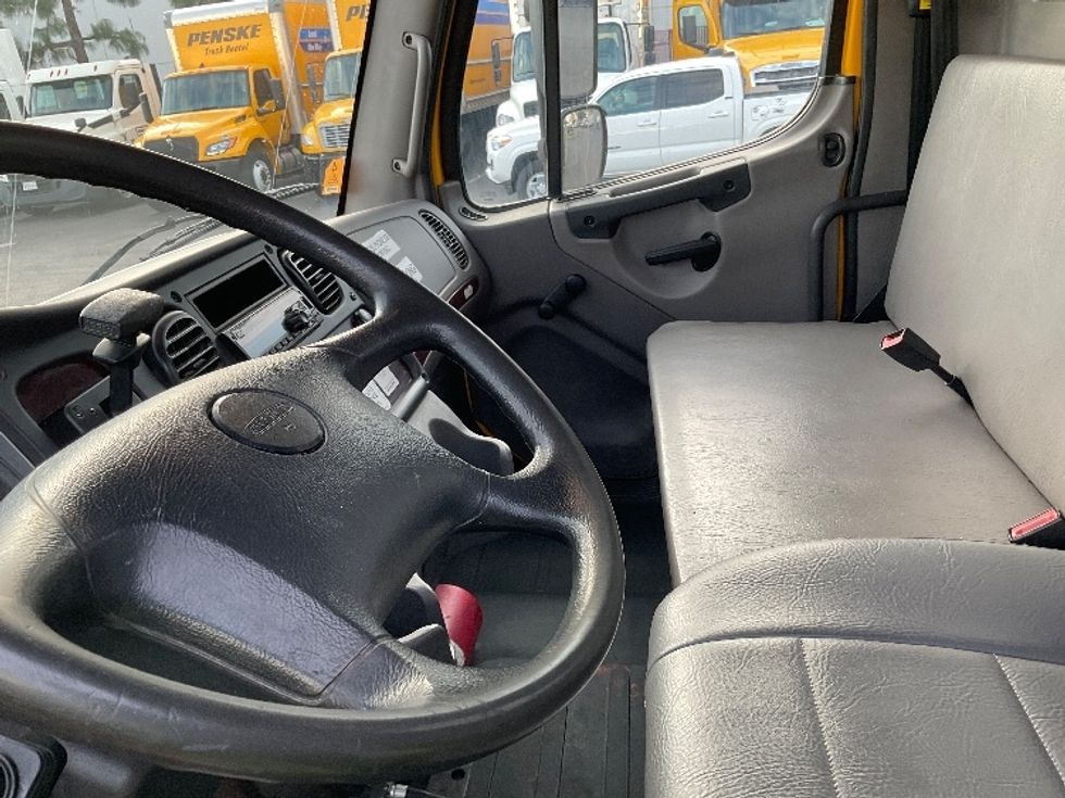 Flatbed Truck-Light and Medium Duty Trucks-Freightliner-2019-M2-Fresno-CA-122,012\n\t\tmiles-$ 44,250 - Image 15