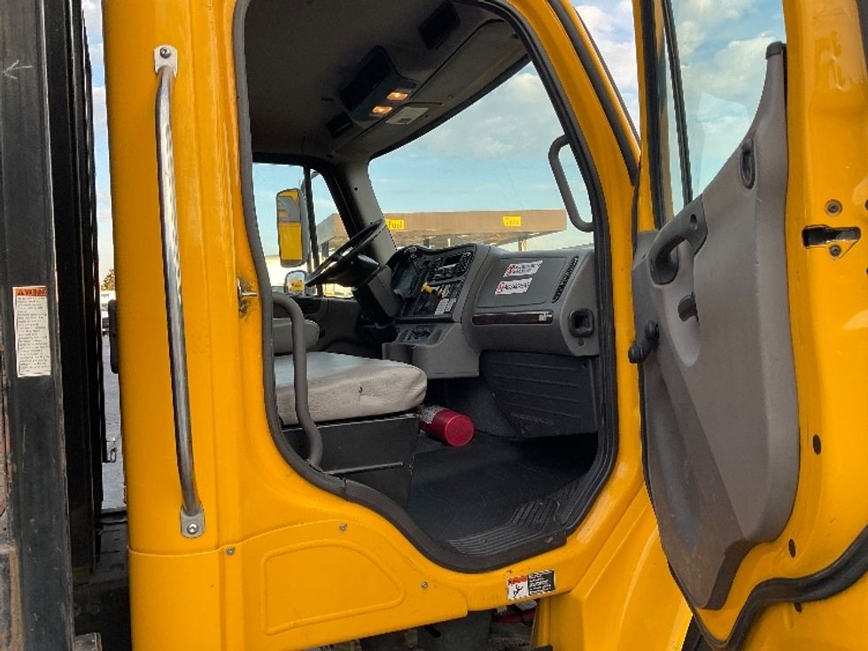 Flatbed Truck-Light and Medium Duty Trucks-Freightliner-2019-M2-Fresno-CA-122,012\n\t\tmiles-$ 44,250 - Image 16