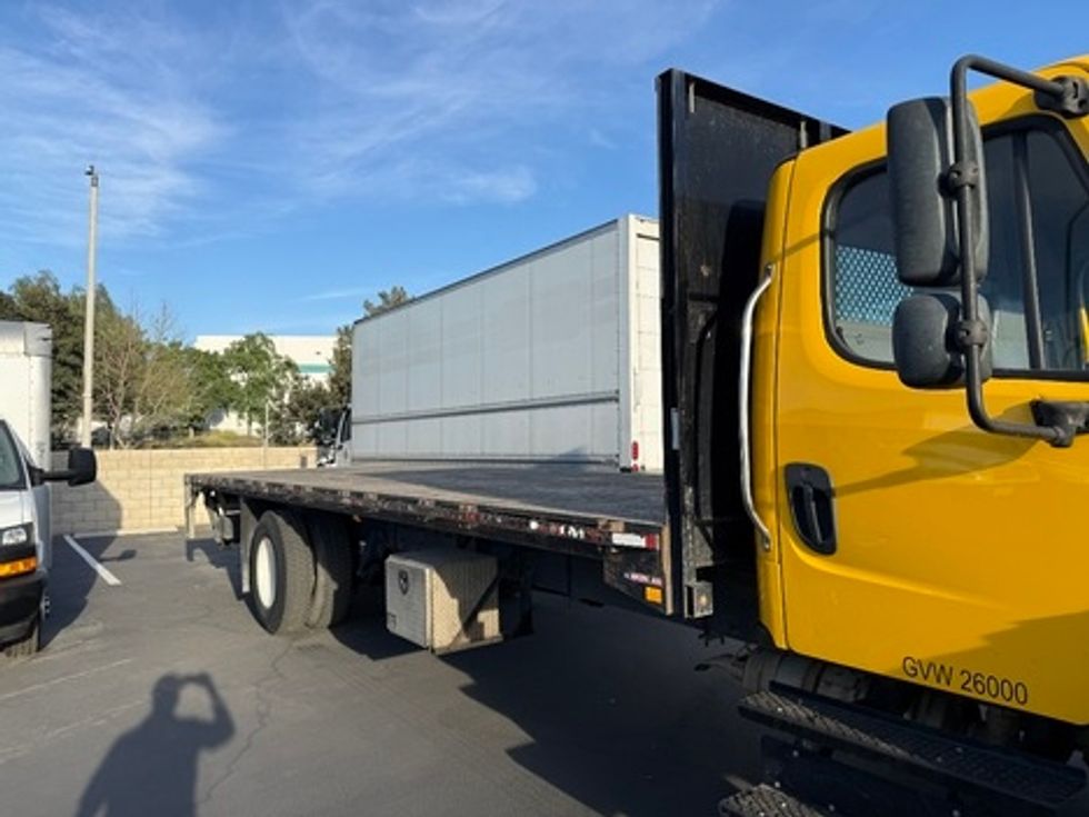 Flatbed Truck-Light and Medium Duty Trucks-Freightliner-2019-M2-Fresno-CA-122,012\n\t\tmiles-$ 44,250 - Image 4