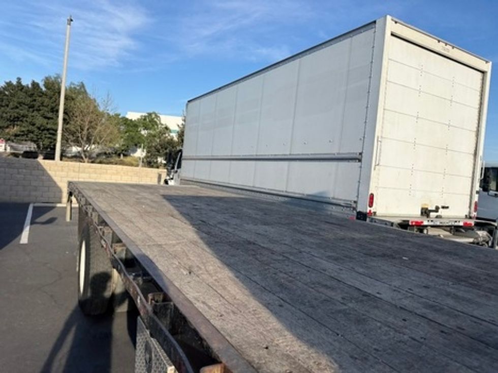 Flatbed Truck-Light and Medium Duty Trucks-Freightliner-2019-M2-Fresno-CA-122,012\n\t\tmiles-$ 44,250 - Image 5