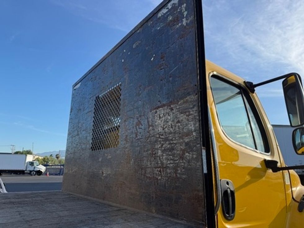Flatbed Truck-Light and Medium Duty Trucks-Freightliner-2019-M2-Fresno-CA-122,012\n\t\tmiles-$ 44,250 - Image 6