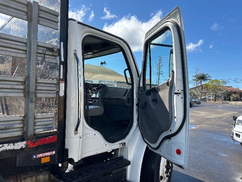 Flatbed Truck-Light and Medium Duty Trucks-Freightliner-2019-M2-Fresno-CA-145,748\n\t\tmiles-$ 55,000 - Image 14
