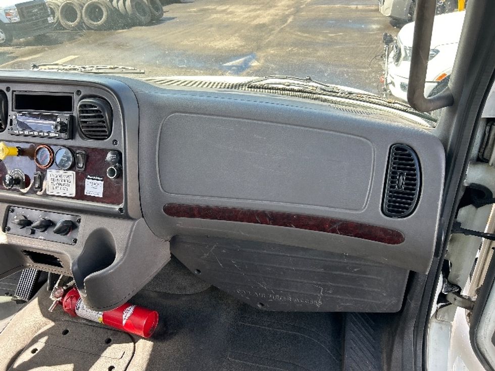 Flatbed Truck-Light and Medium Duty Trucks-Freightliner-2019-M2-Fresno-CA-145,748\n\t\tmiles-$ 55,000 - Image 19