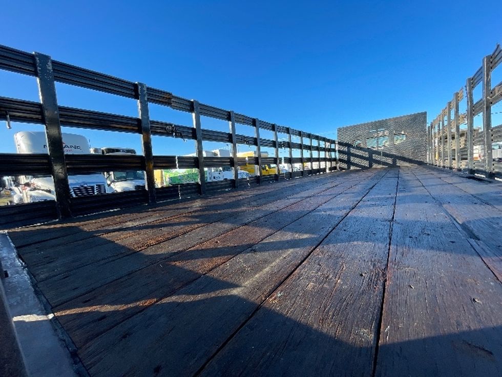 Flatbed Truck-Light and Medium Duty Trucks-Freightliner-2019-M2-Fresno-CA-146,288\n\t\tmiles-$ 66,250 - Image 10