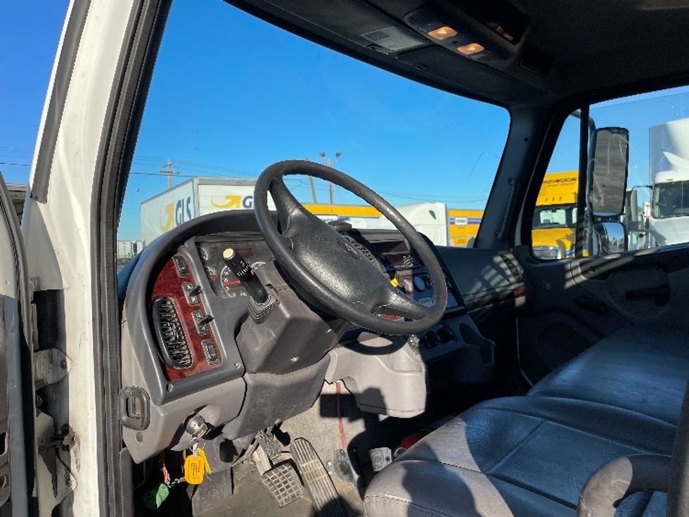 Flatbed Truck-Light and Medium Duty Trucks-Freightliner-2019-M2-Fresno-CA-146,288\n\t\tmiles-$ 66,250 - Image 16