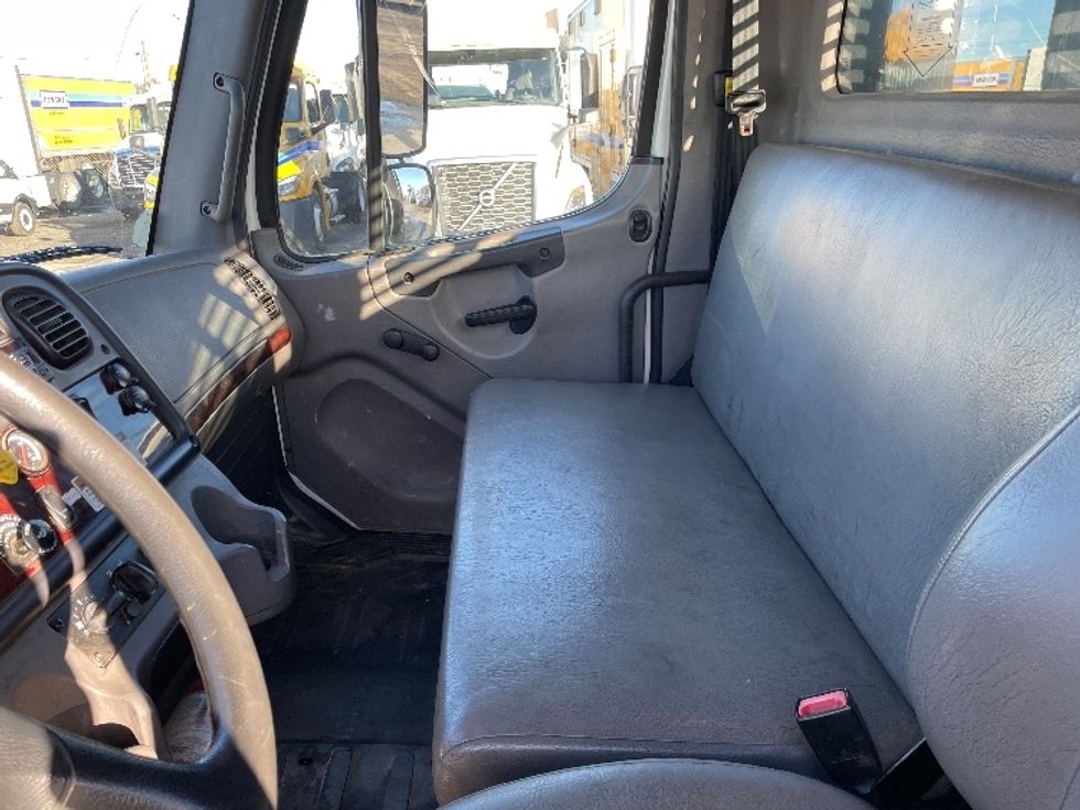 Flatbed Truck-Light and Medium Duty Trucks-Freightliner-2019-M2-Fresno-CA-146,288\n\t\tmiles-$ 66,250 - Image 18