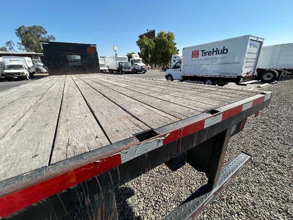 Flatbed Truck-Light and Medium Duty Trucks-Freightliner-2019-M2-Fresno-CA-170,449\n\t\tmiles-$ 45,500 - Image 12