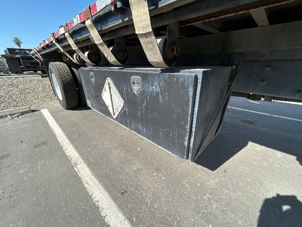 Flatbed Truck-Light and Medium Duty Trucks-Freightliner-2019-M2-Fresno-CA-170,449\n\t\tmiles-$ 45,500 - Image 14