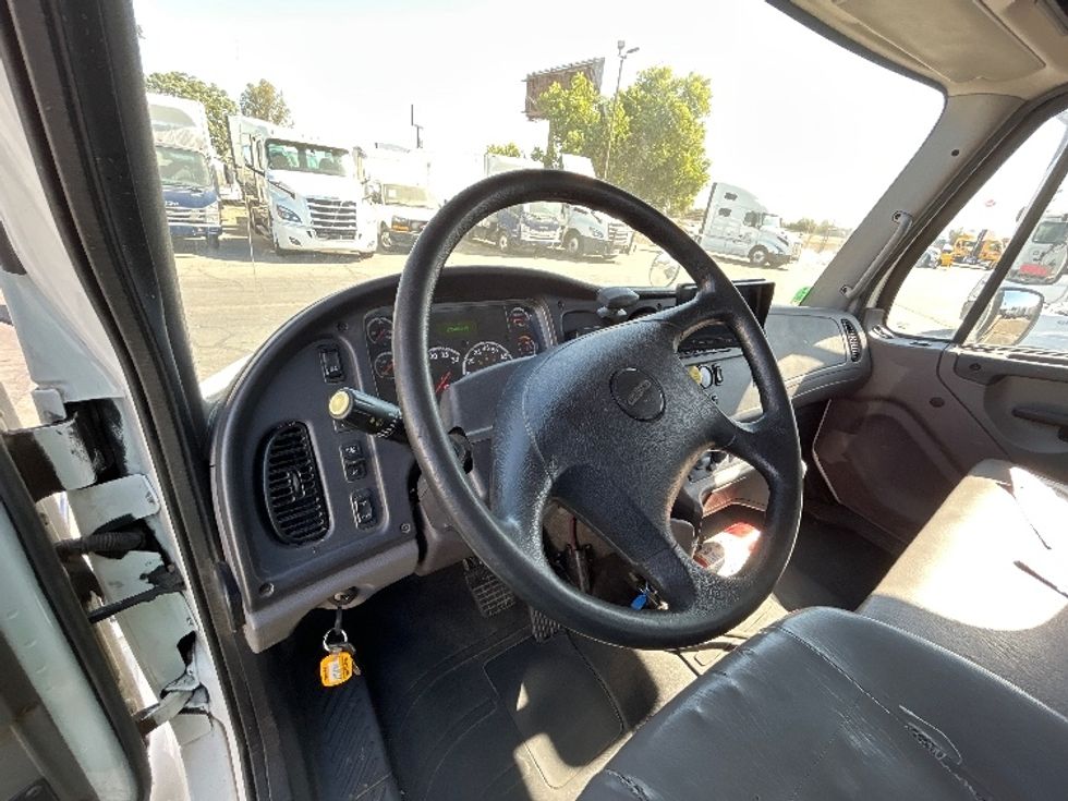 Flatbed Truck-Light and Medium Duty Trucks-Freightliner-2019-M2-Fresno-CA-170,449\n\t\tmiles-$ 45,500 - Image 17