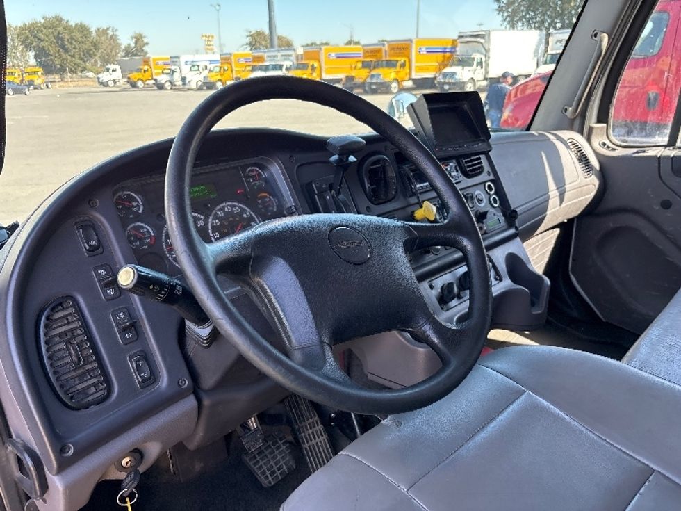 Flatbed Truck-Light and Medium Duty Trucks-Freightliner-2019-M2-Fresno-CA-194,361\n\t\tmiles-$ 44,750 - Image 14