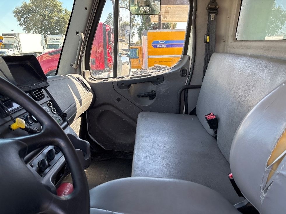 Flatbed Truck-Light and Medium Duty Trucks-Freightliner-2019-M2-Fresno-CA-194,361\n\t\tmiles-$ 44,750 - Image 16